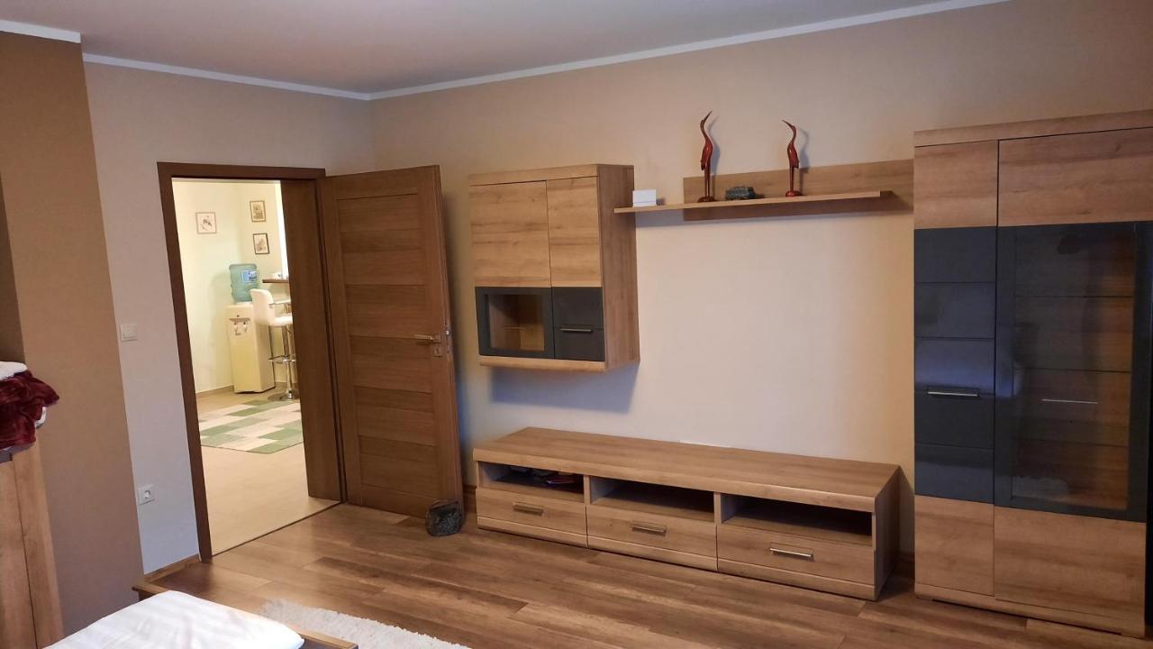 Aranypatak Apartmanhaz سزومباثيلي المظهر الخارجي الصورة