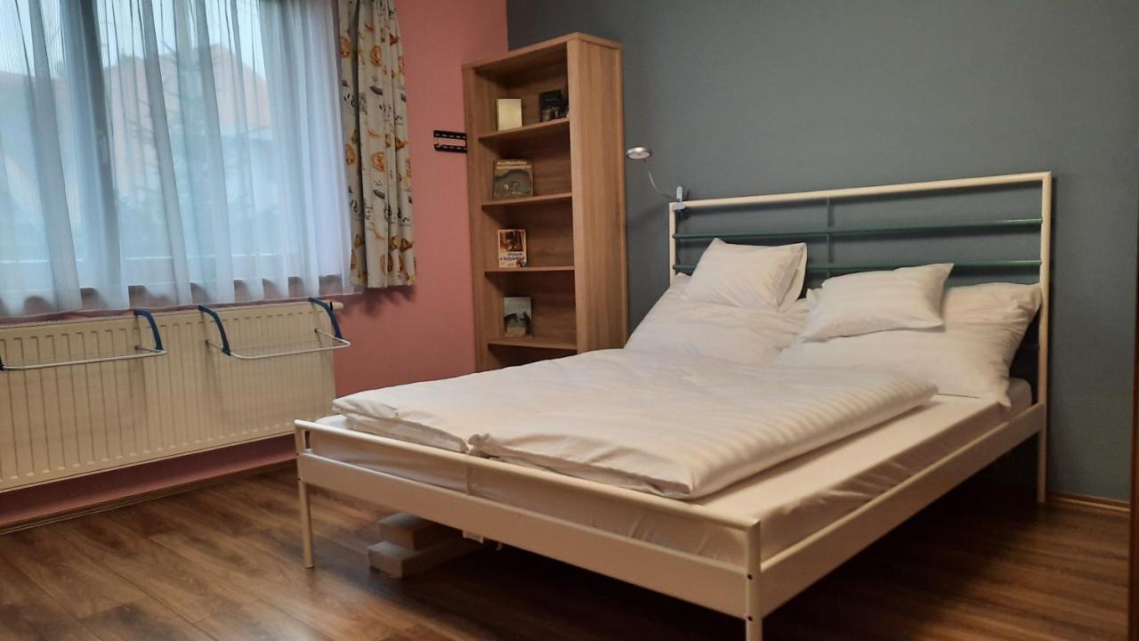 Aranypatak Apartmanhaz سزومباثيلي المظهر الخارجي الصورة