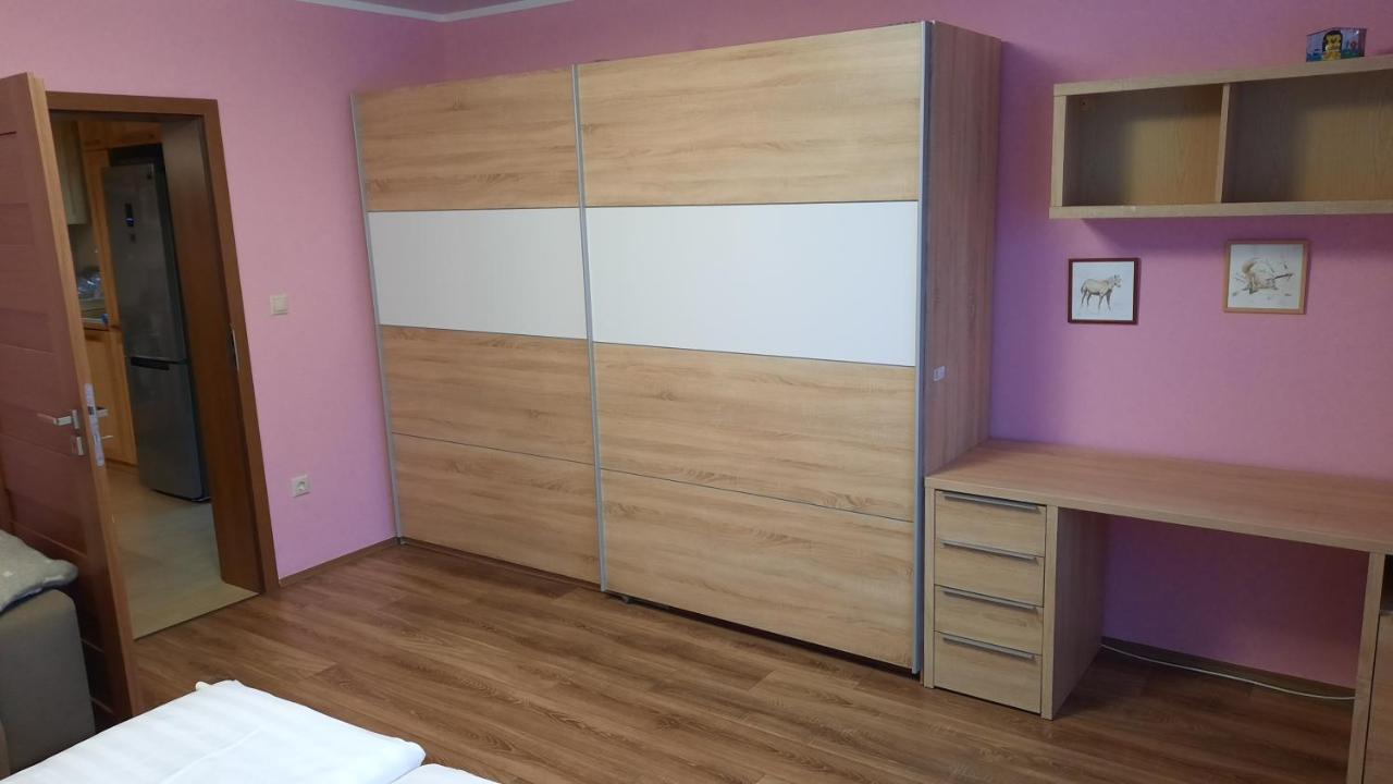 Aranypatak Apartmanhaz سزومباثيلي المظهر الخارجي الصورة