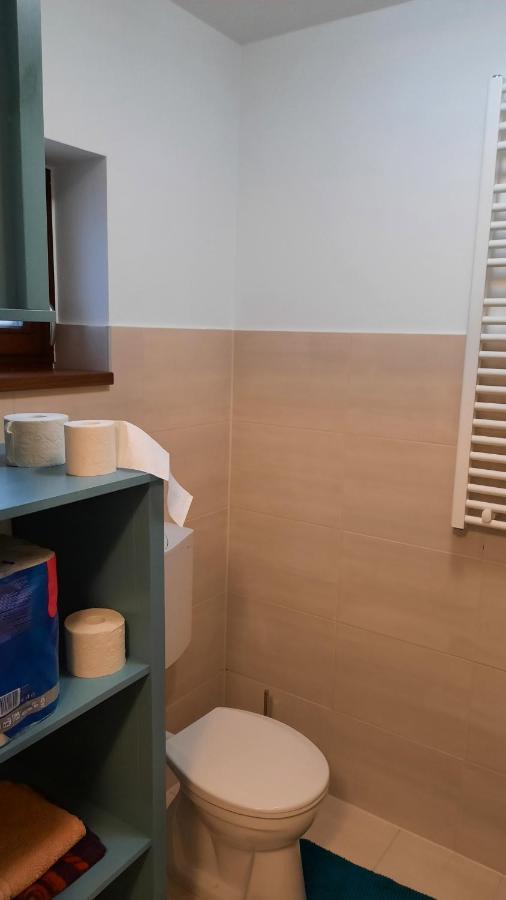 Aranypatak Apartmanhaz سزومباثيلي المظهر الخارجي الصورة